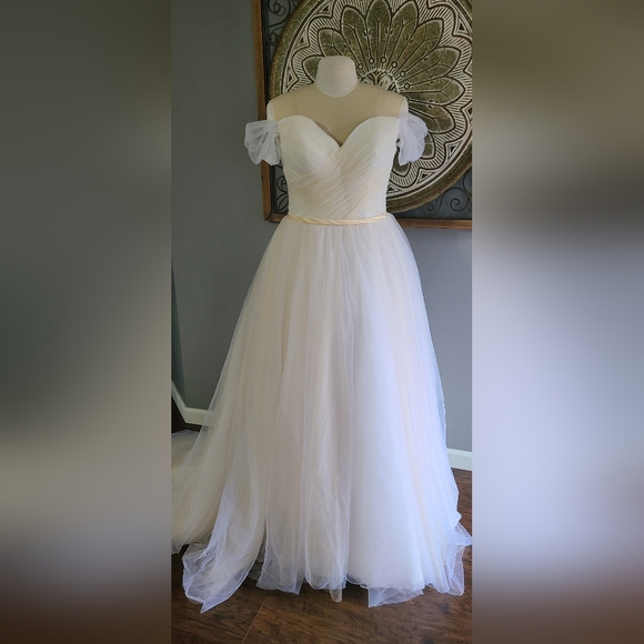 Alluring Tulle Off-the-shoulder Neckline A-line Wedding Dress With Belt - Picture 1 of 14